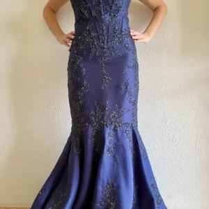 Janique by Kourosh Babaian