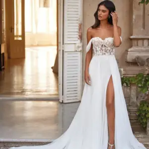 Nicole Milano (Pronovias)